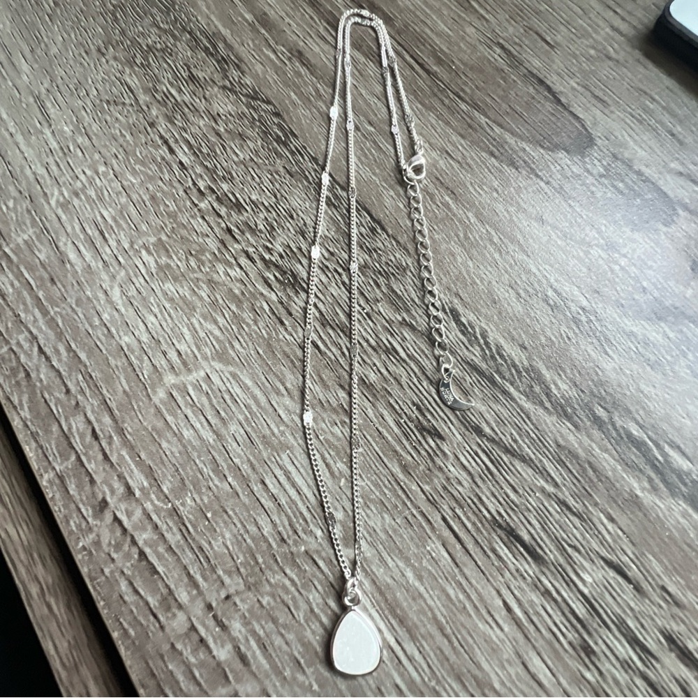 Luna Norte Druzy Quartz Elegant Silver over brass Teardrop Pendant Necklace - Picture 12 of 14